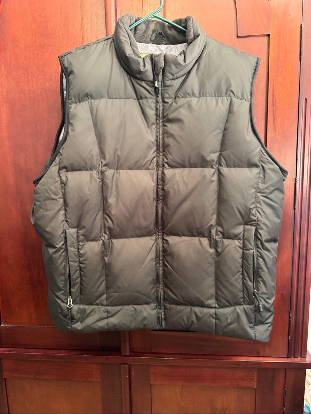 Eddie Bauer Men’s Premium Goose Down Puffer Vest Black XXL